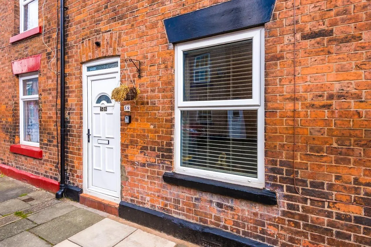 Chester City Centre Cottage: Spacious 2-Bed for 6 United Kingdom