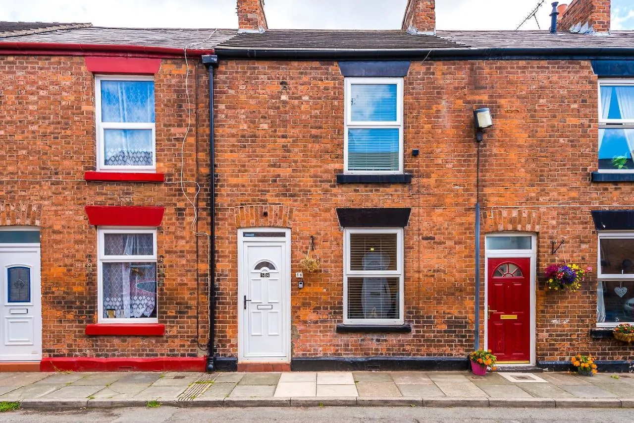 Holiday home Chester City Centre Cottage: Spacious 2-Bed for 6 United Kingdom